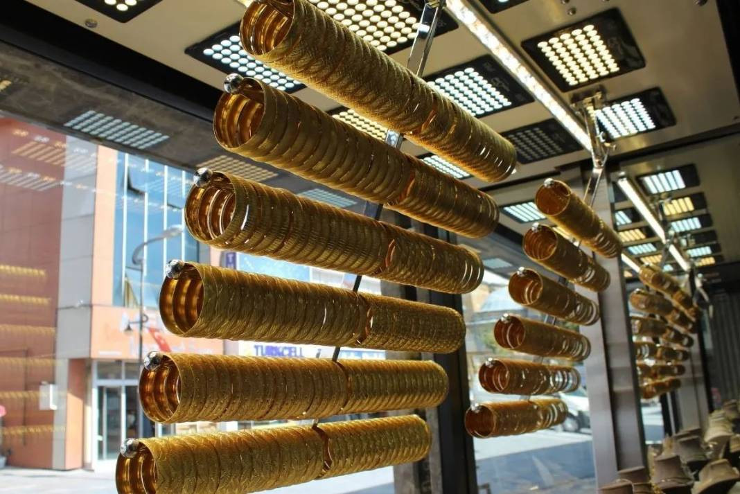 Kuyumcularda yeni moda başladı! Siparişlere yetişemiyorlar - Resim: 6